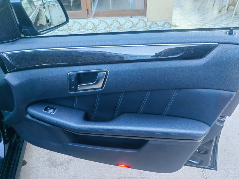 Mercedes-Benz E 350 4 MATIC , 3 x TV , Distronic+ , Lane Assist, снимка 15 - Автомобили и джипове - 48215937