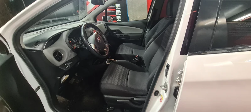 Toyota Yaris 1.33, снимка 6 - Автомобили и джипове - 49042116