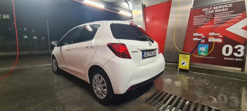 Toyota Yaris 1.3, снимка 4 - Автомобили и джипове - 49042116