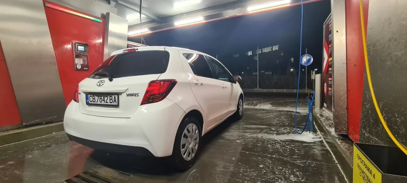 Toyota Yaris 1.3, снимка 5 - Автомобили и джипове - 49042116