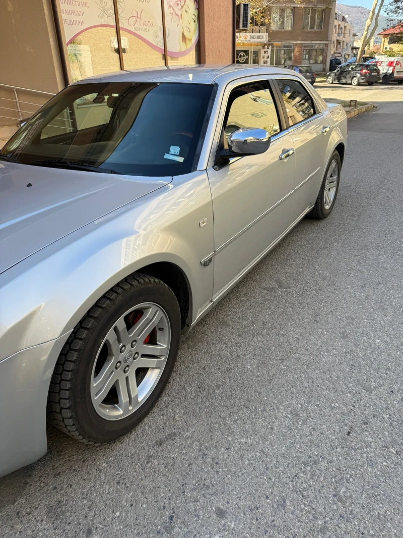 Chrysler 300c 3.0 CRD, снимка 2 - Автомобили и джипове - 52878865