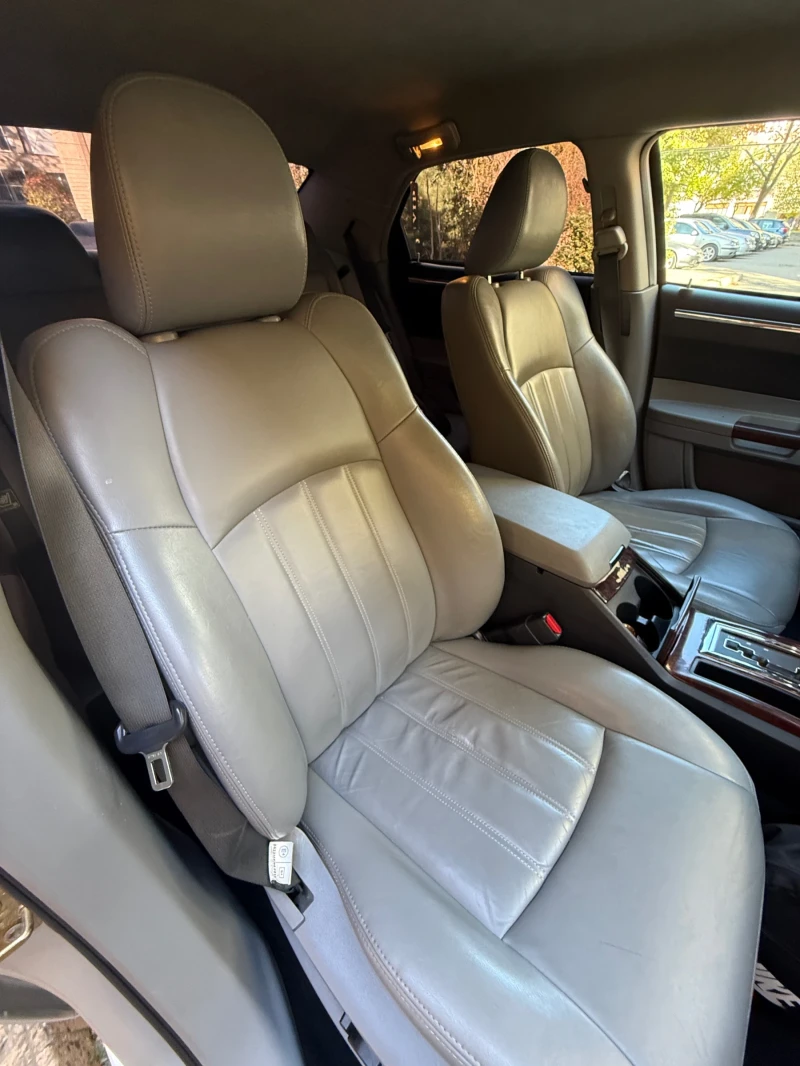 Chrysler 300c 3.0 CRD, снимка 7 - Автомобили и джипове - 52878865