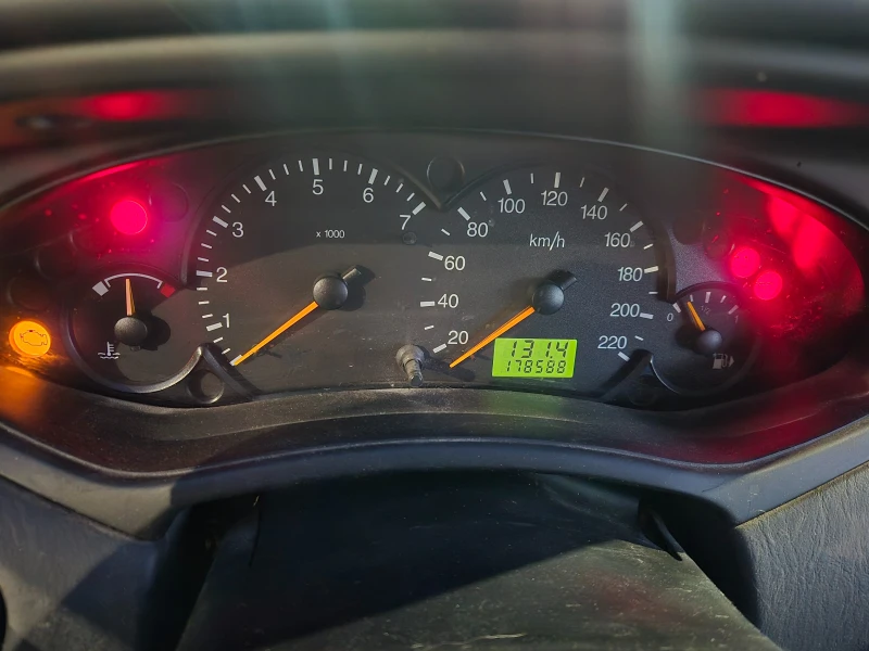 Ford Focus Газ/Бензин, снимка 12 - Автомобили и джипове - 53344051
