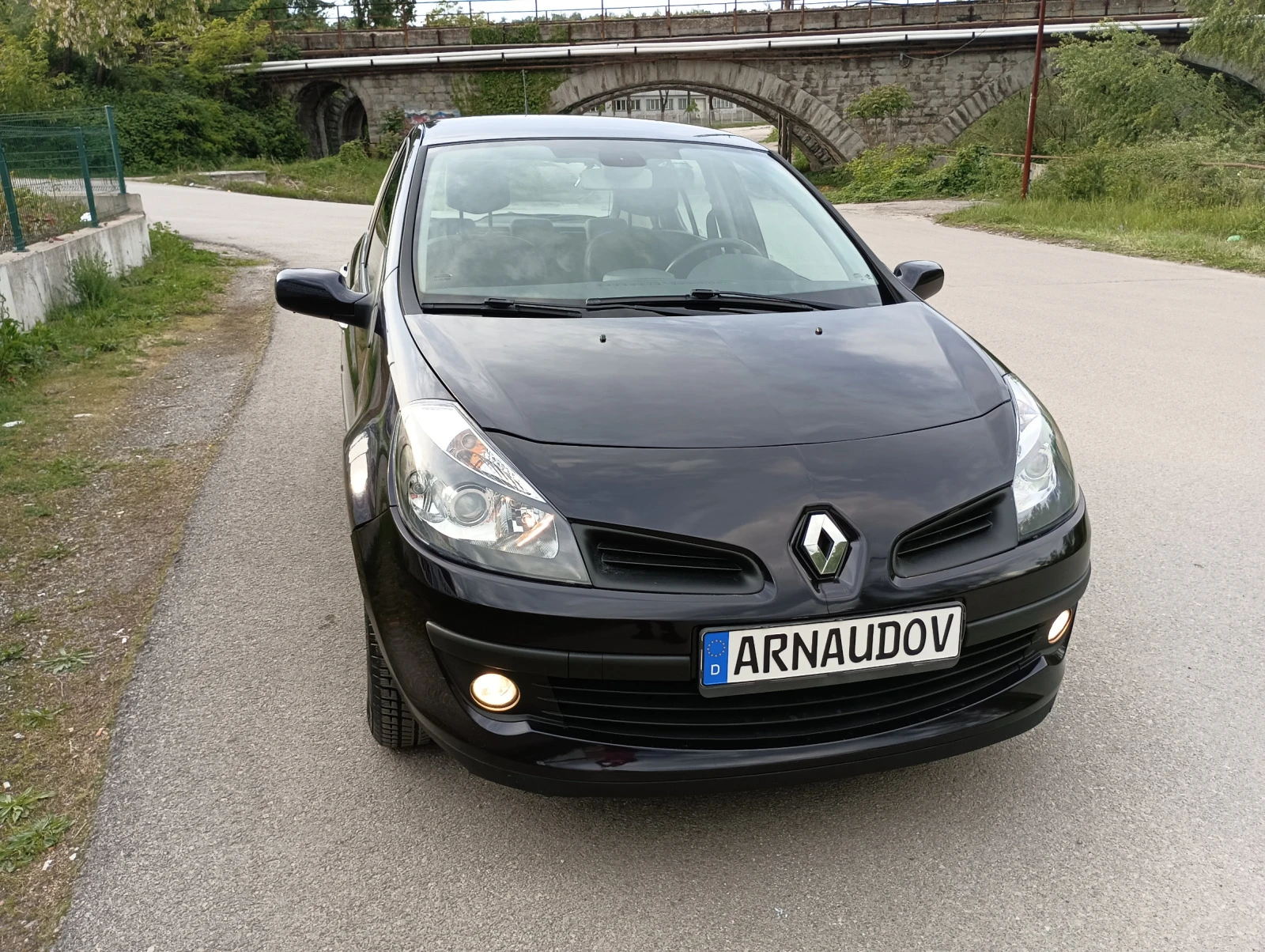 Renault Clio 1.2i 90 000км - изображение 3