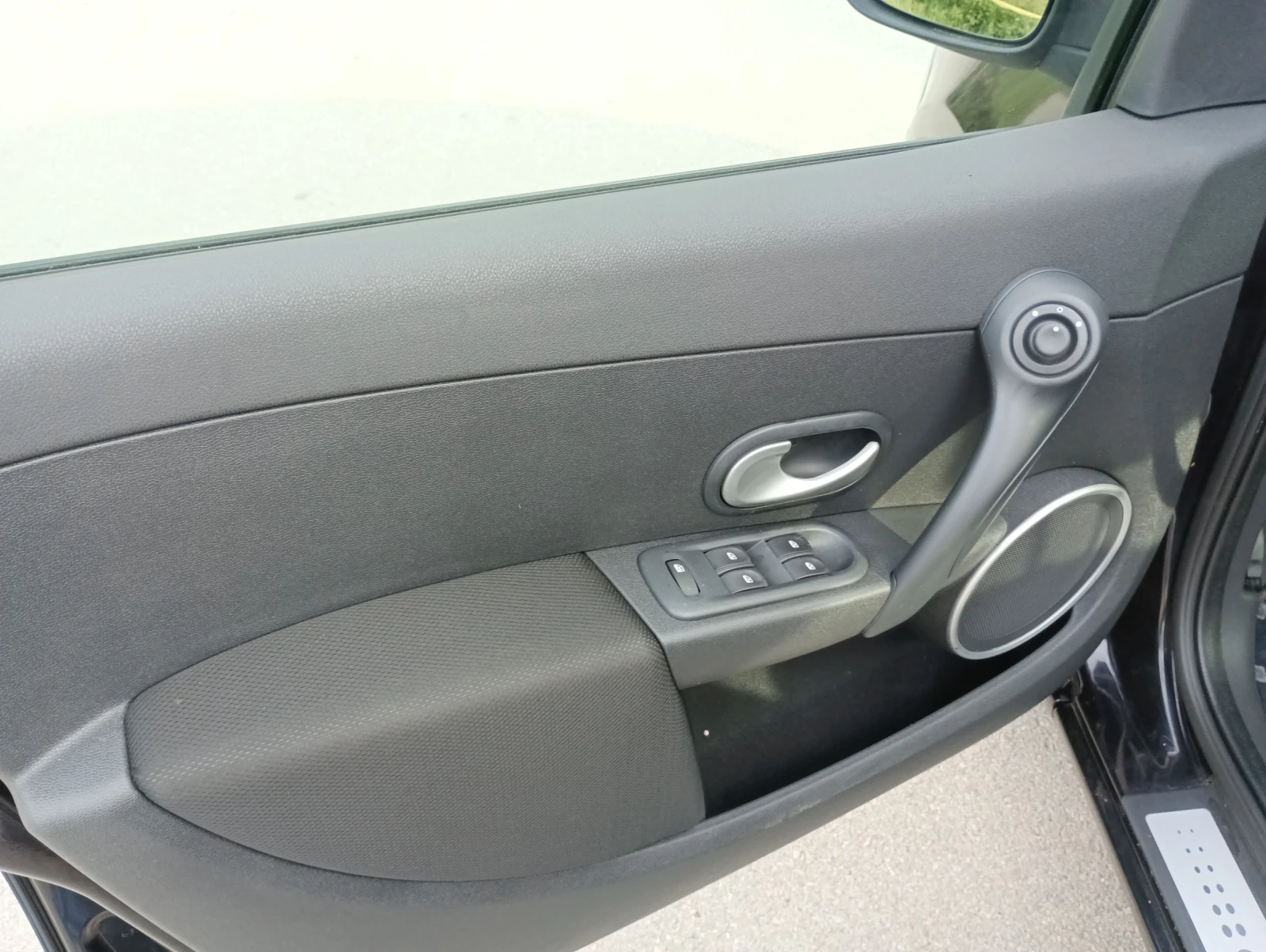Renault Clio 1.2i 90 000км | Mobile.bg — изображение 12