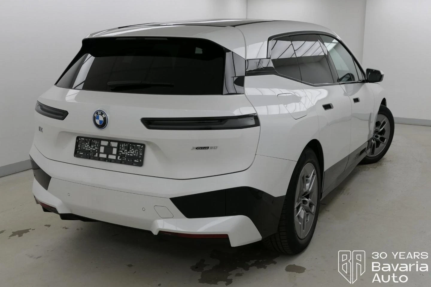 BMW iX 50 xDrive Sport Paket - изображение 3