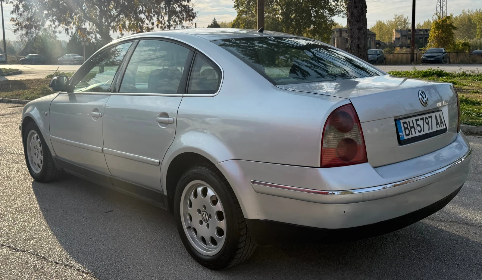 VW Passat 1.9TDI HIGHLINE | Mobile.bg   4