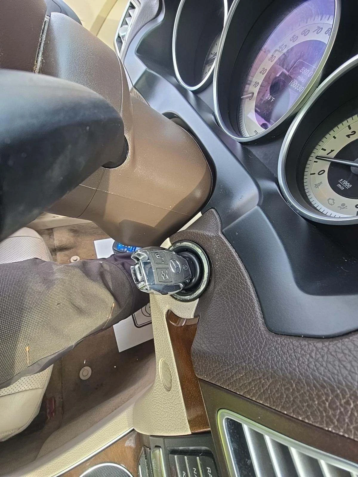 Mercedes-Benz E 400  - изображение 8