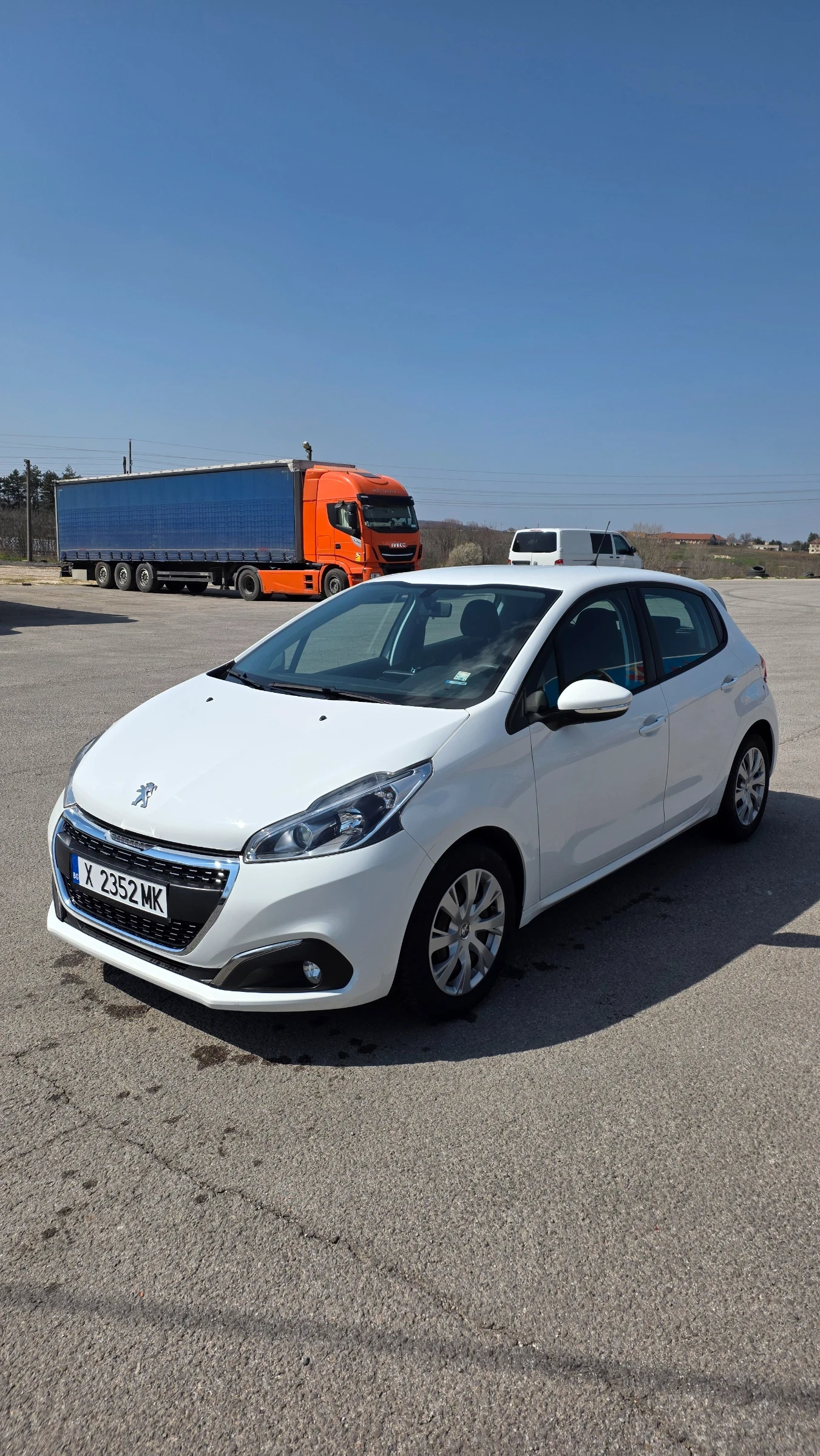 Peugeot 208, снимка 2 - Автомобили и джипове - 53917897
