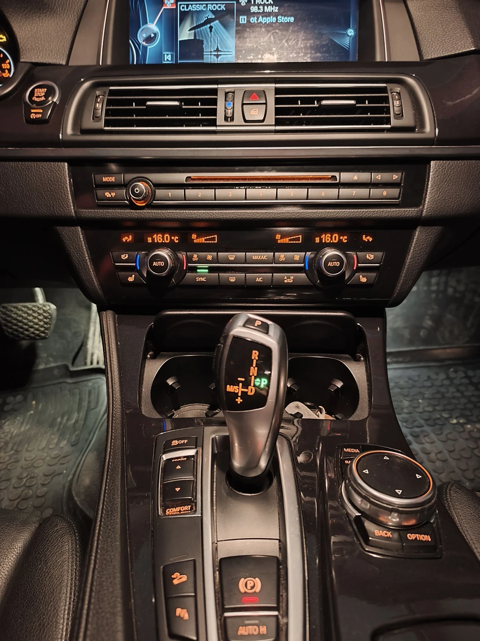 BMW 530 xDrive * Facelift* DISTRONIC* HEAD UP* ШВЕЙЦАРИЯ* , снимка 12 - Автомобили и джипове - 54250846