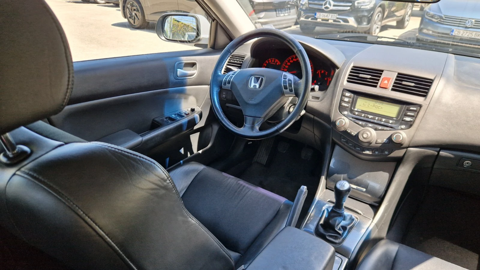 Honda Accord 2.0 VTEC, снимка 13 - Автомобили и джипове - 54333663