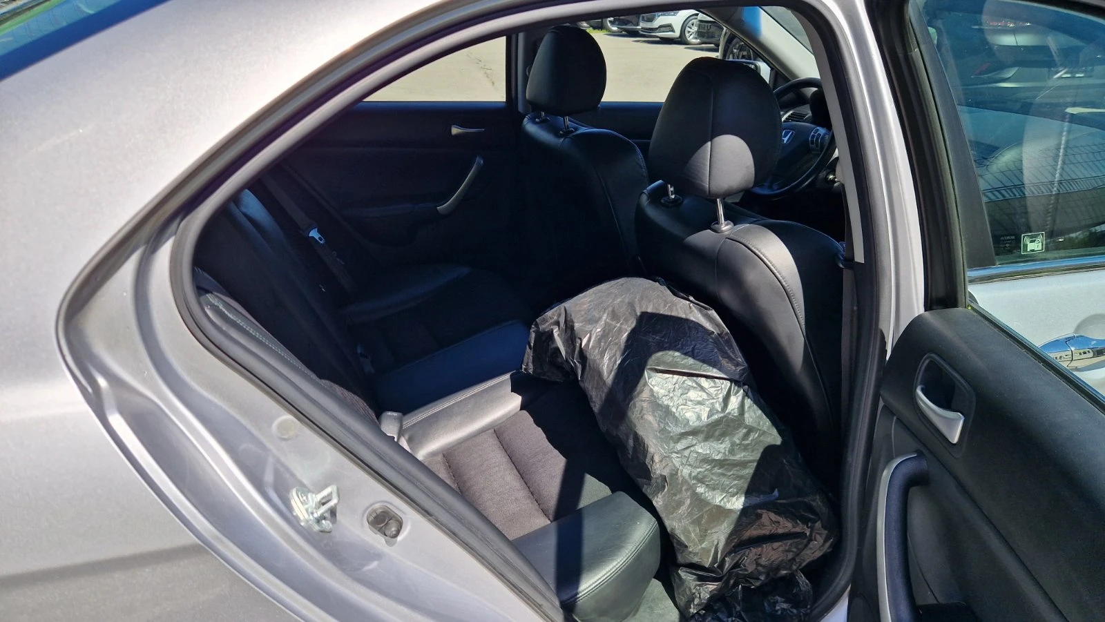 Honda Accord 2.0 VTEC, снимка 11 - Автомобили и джипове - 54333663