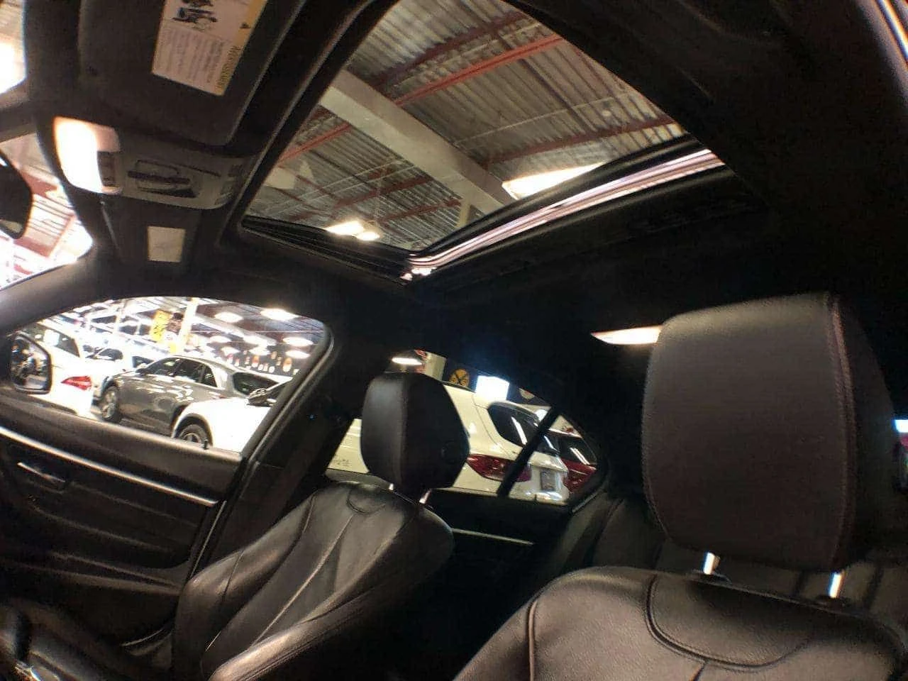 BMW 330 * АВТОКРЕДИТ БЕЗ ПЪРВОНАЧАЛНА ВНОСКА, снимка 14 - Автомобили и джипове - 54552977
