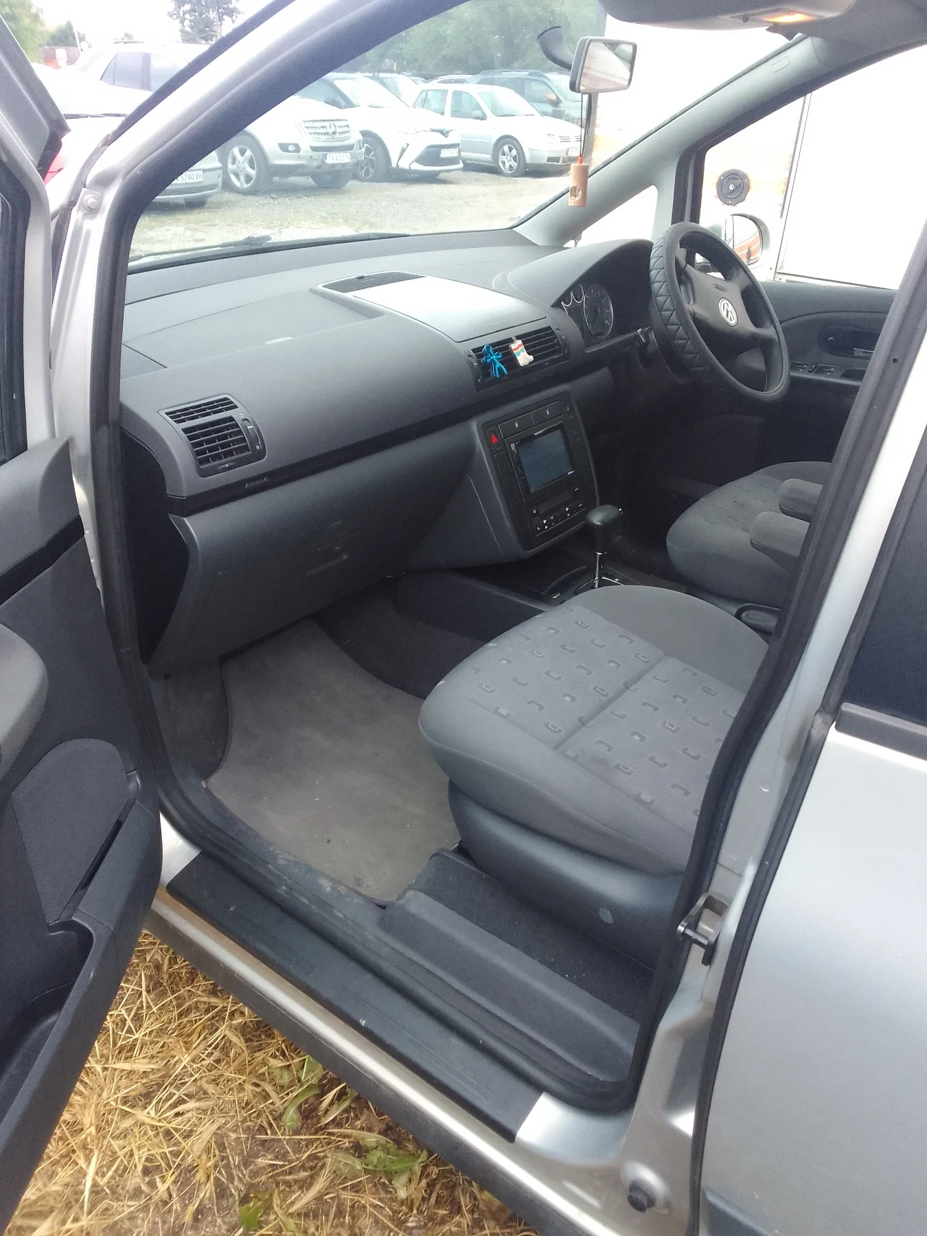 VW Sharan 1.9 TDI, снимка 5 - Автомобили и джипове - 54931662