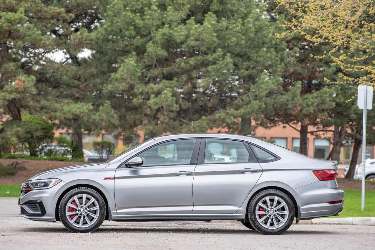 VW Jetta * GLI * АВТОКРЕДИТ БЕЗ ПЪРВОНАЧАЛНА ВНОСКА* , снимка 2 - Автомобили и джипове - 54978208
