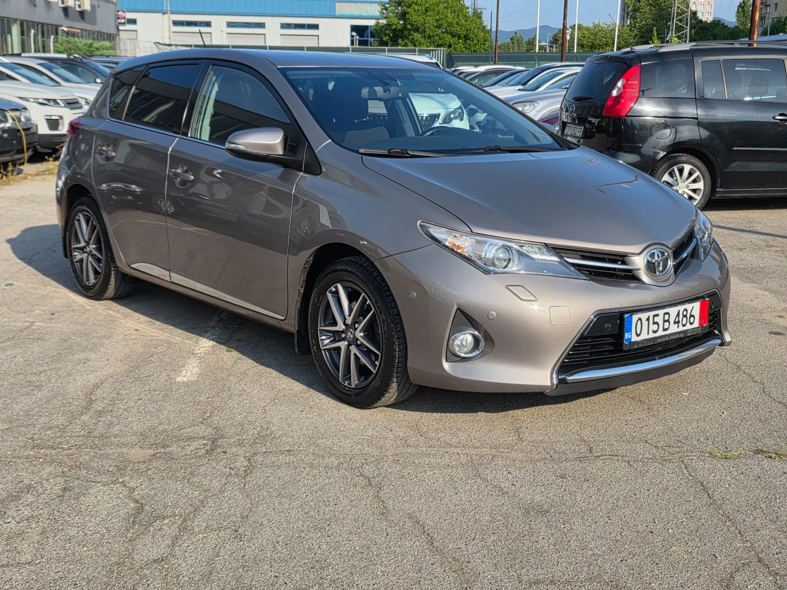 Toyota Auris 1.6i 132k.c EURO 5B , снимка 3 - Автомобили и джипове - 55385848