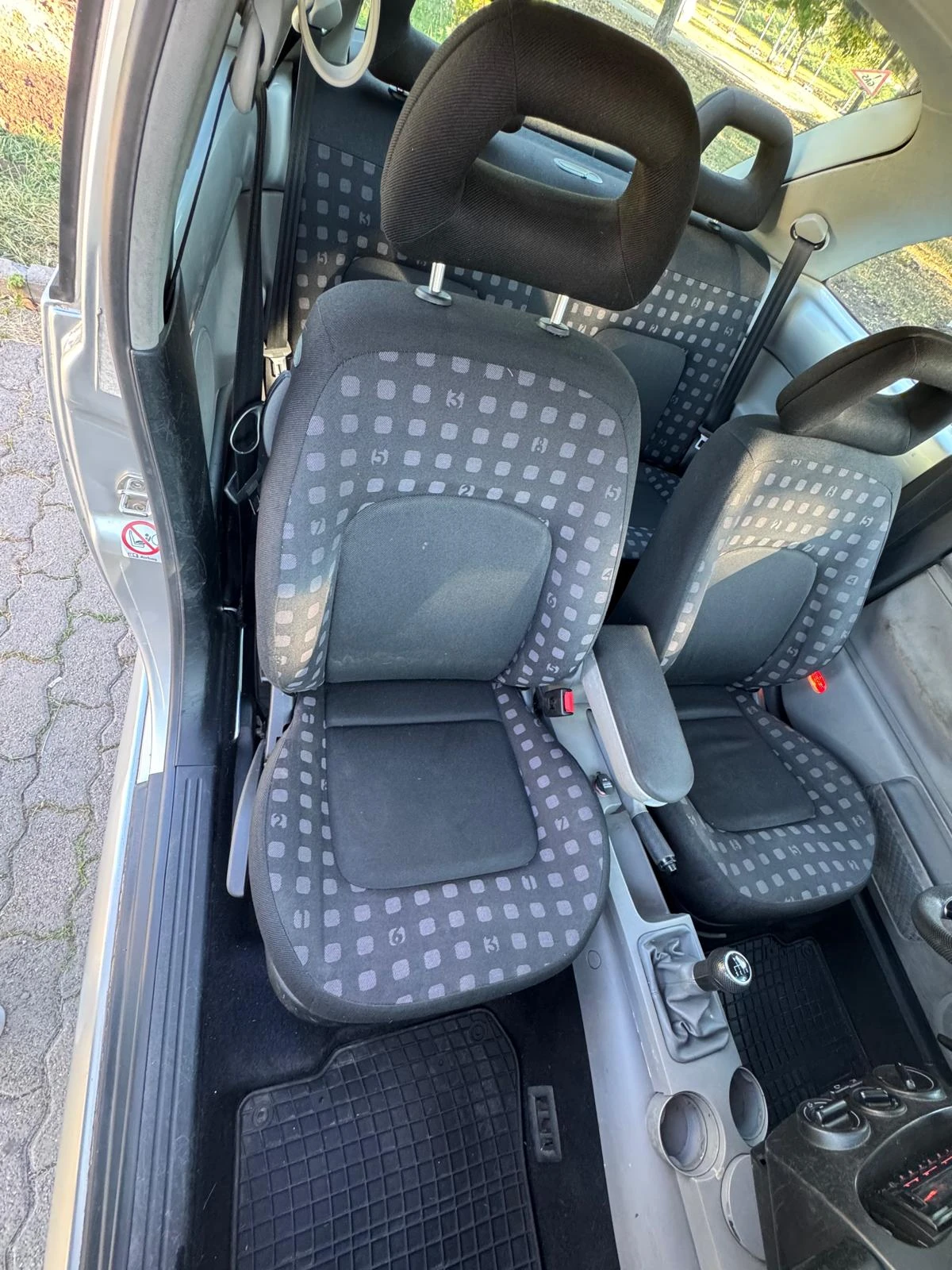 VW New beetle, снимка 7 - Автомобили и джипове - 55499326