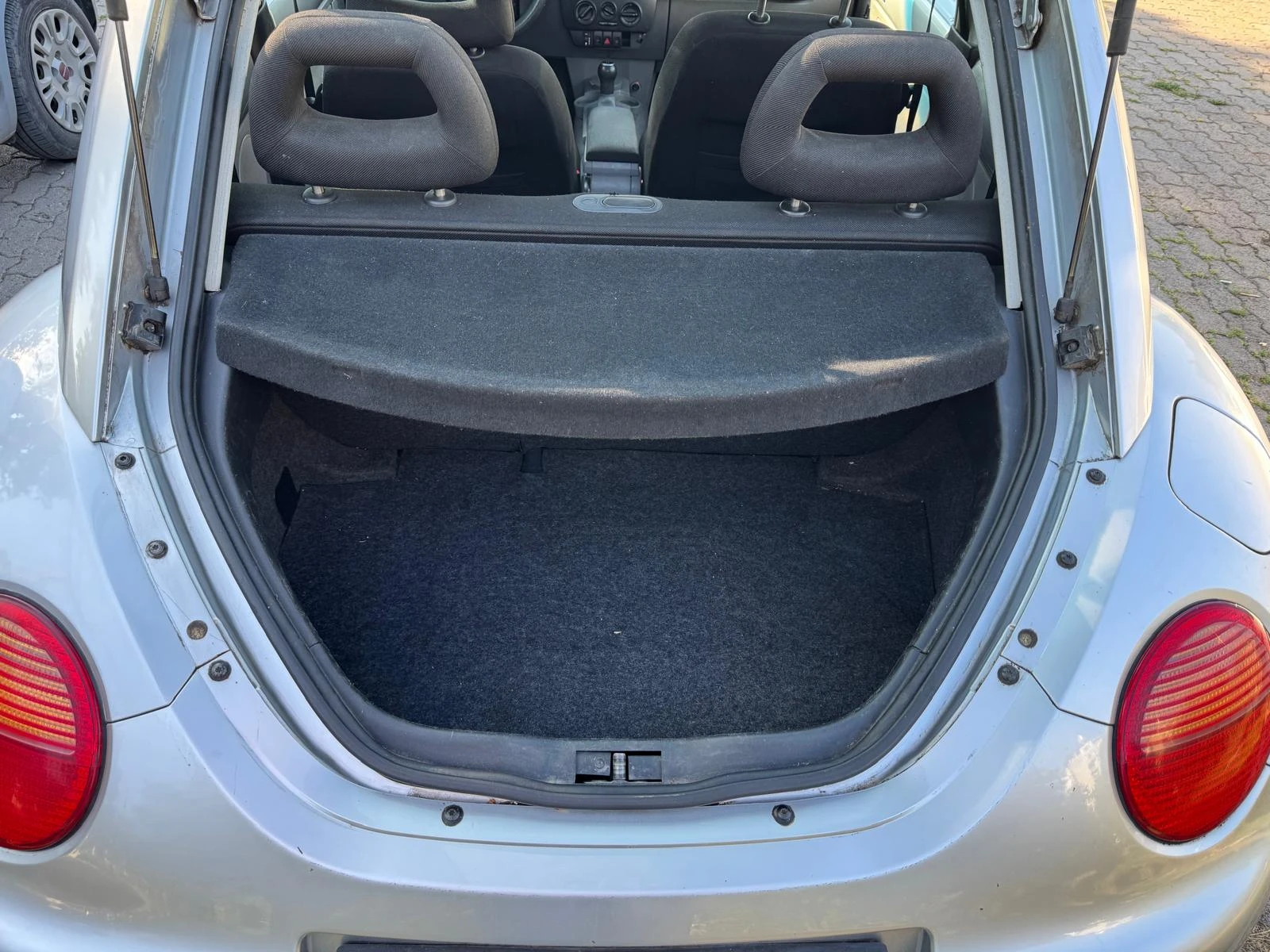 VW New beetle, снимка 9 - Автомобили и джипове - 55499326