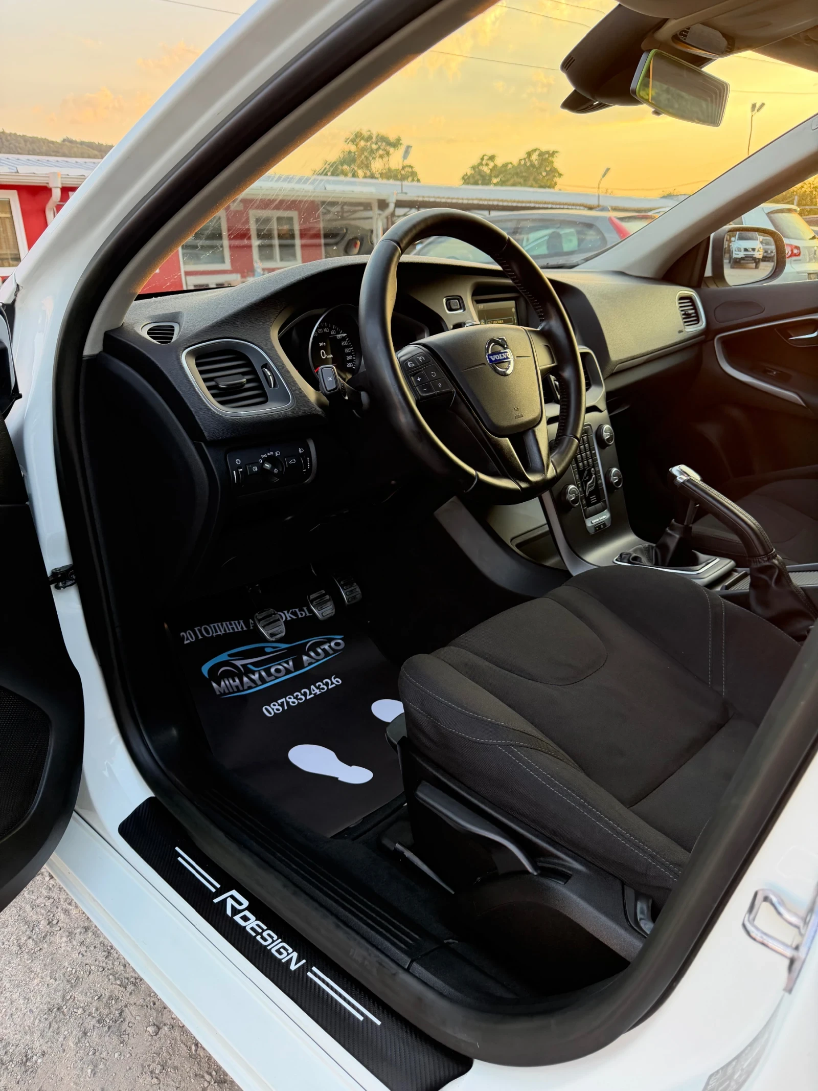 Volvo V40 1.6D УНИКАЛНА/НОВ ВНОС/ЛЕТИ ДЖ./КЛИМАТР, снимка 10 - Автомобили и джипове - 55771916