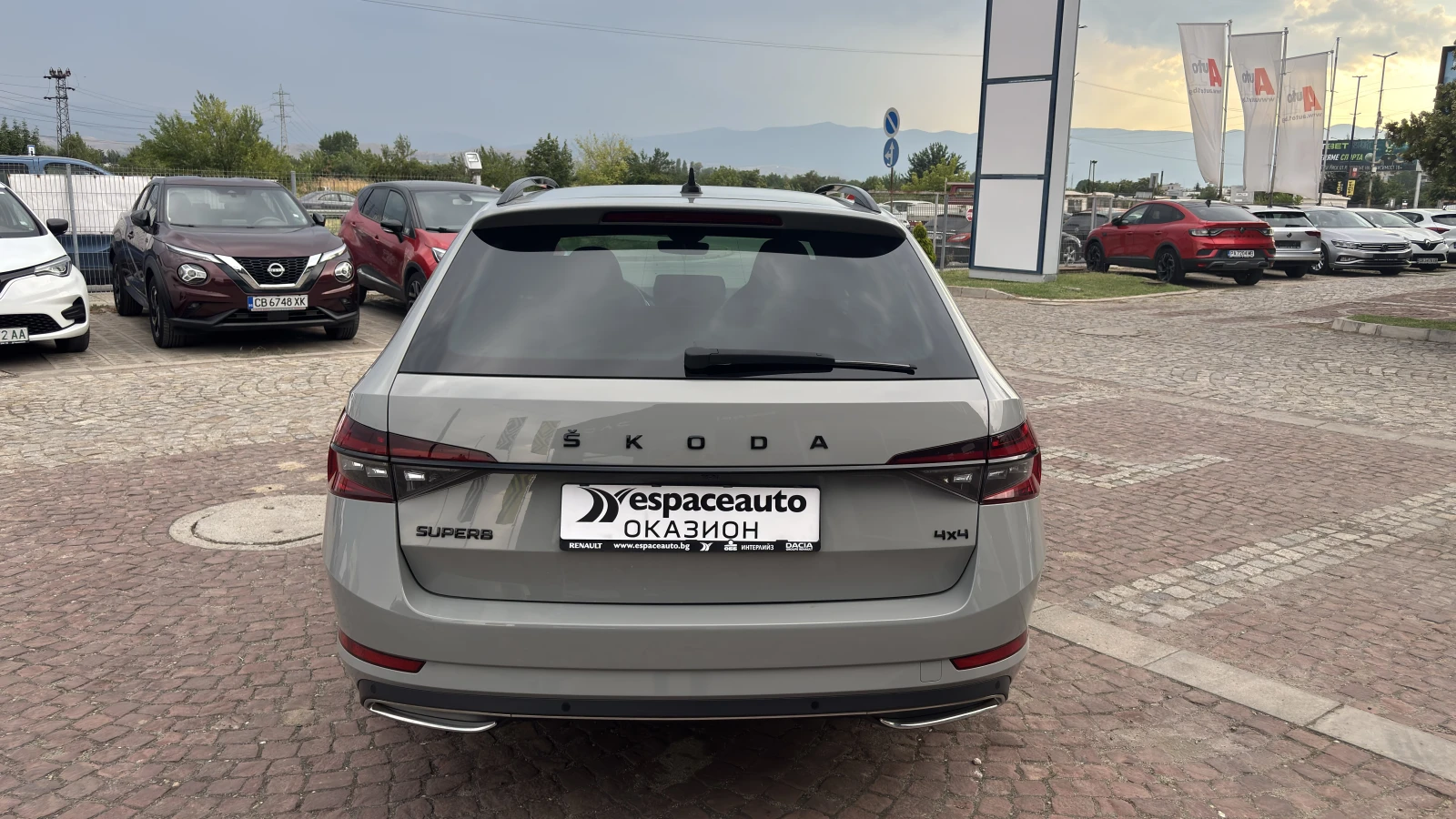 Skoda Superb 2000куб. / 200 к.с. 4x4, снимка 8 - Автомобили и джипове - 56105673