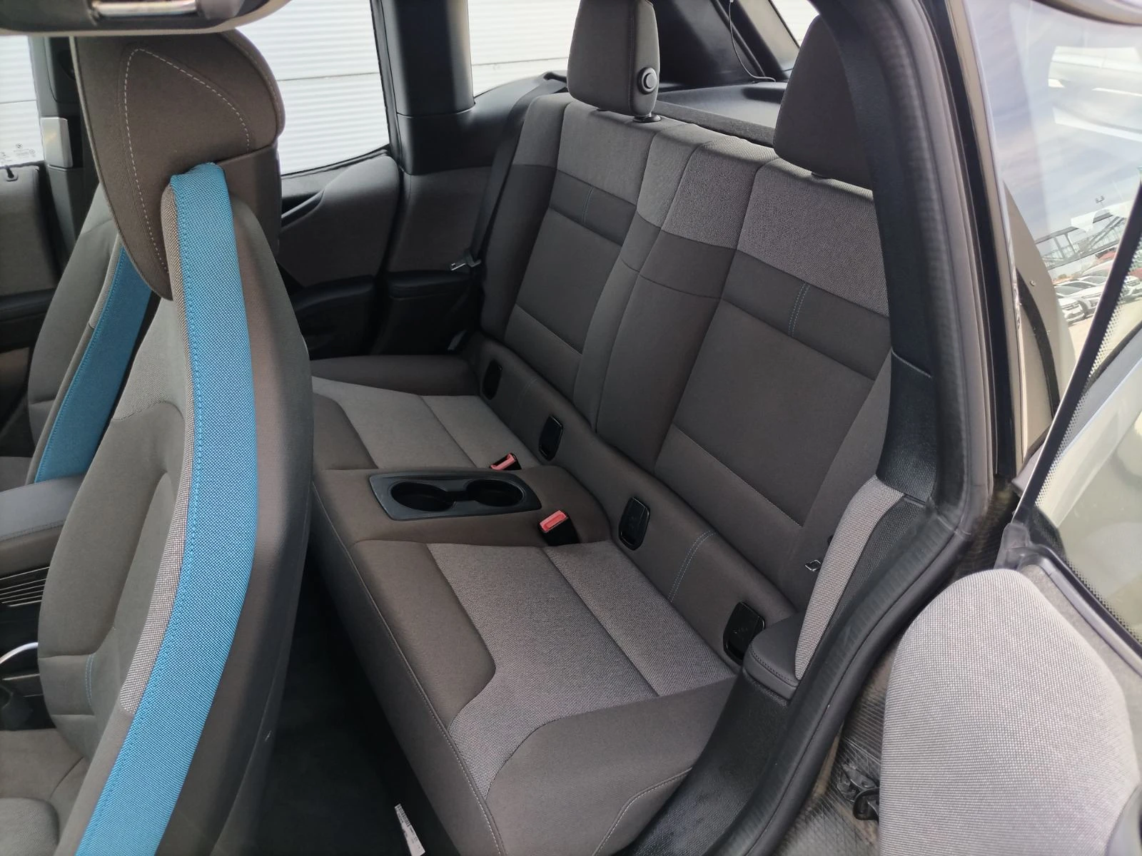BMW i3 120Ah/170 к.с., снимка 13 - Автомобили и джипове - 56354507