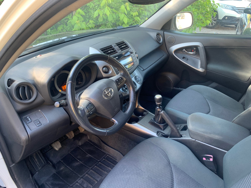 Toyota Rav4, снимка 7 - Автомобили и джипове - 46123476