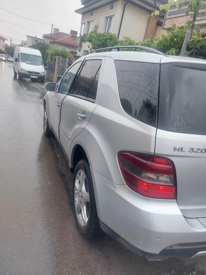 Mercedes-Benz ML 320, снимка 2 - Автомобили и джипове - 46659564