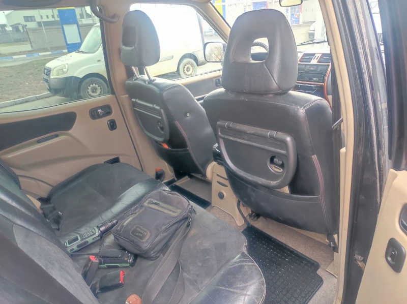 Nissan Terrano, снимка 5 - Автомобили и джипове - 48770113