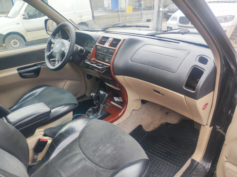 Nissan Terrano, снимка 4 - Автомобили и джипове - 48770113