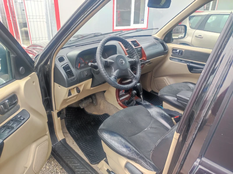 Nissan Terrano, снимка 7 - Автомобили и джипове - 48770113