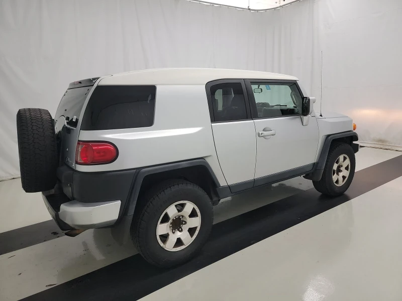 Toyota Fj cruiser, снимка 6 - Автомобили и джипове - 49388517