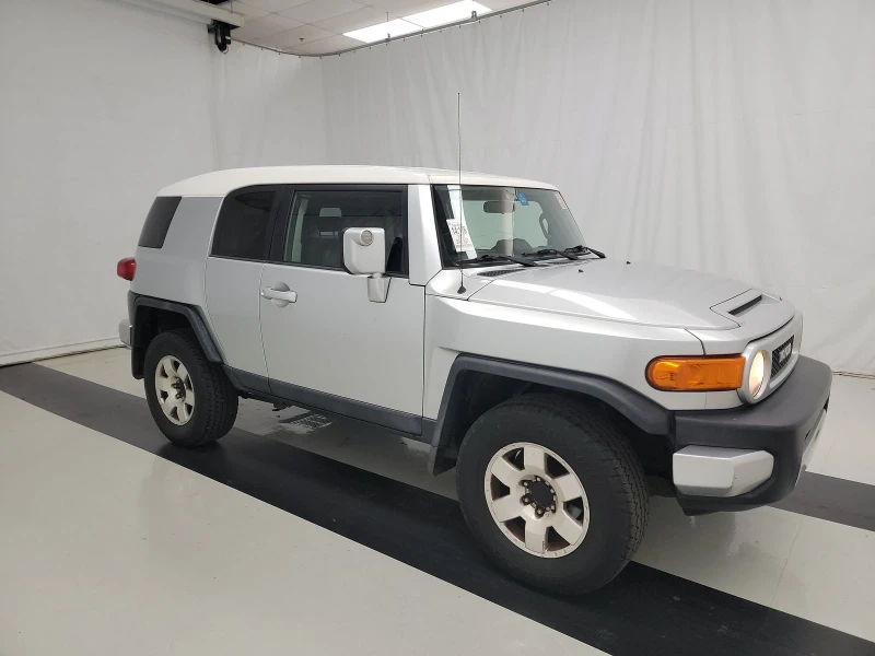 Toyota Fj cruiser, снимка 3 - Автомобили и джипове - 49388517