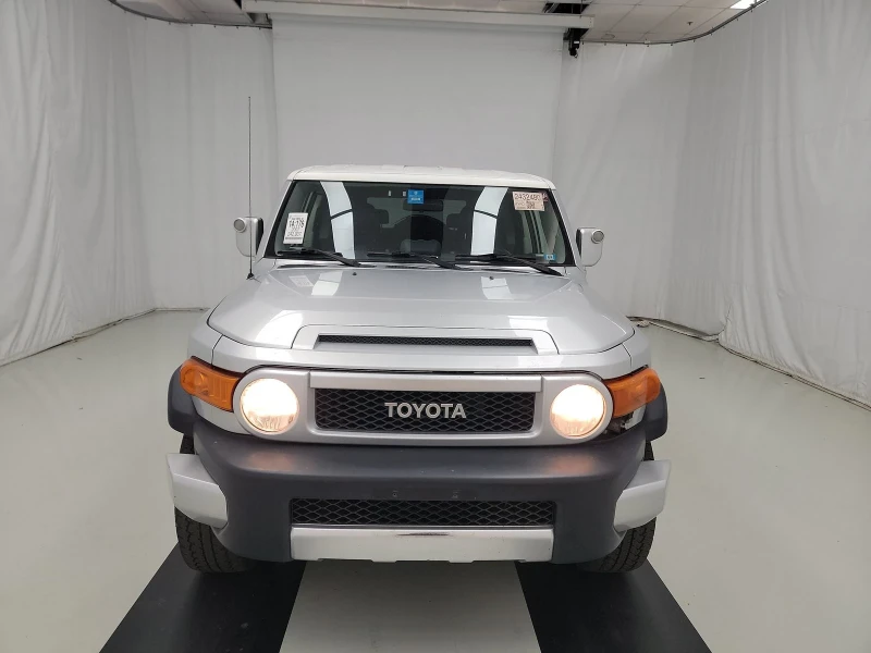 Toyota Fj cruiser, снимка 2 - Автомобили и джипове - 49388517