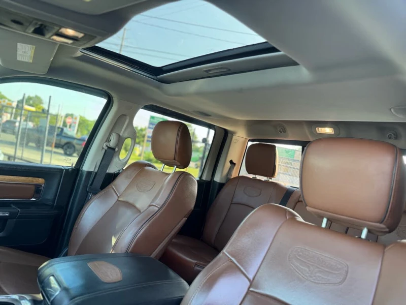 Dodge RAM 1500 Laramie Longhorn ПОДГРЕВ* ОБДУХВАНЕ* KEYLESS* CAM*, снимка 12 - Автомобили и джипове - 52494981