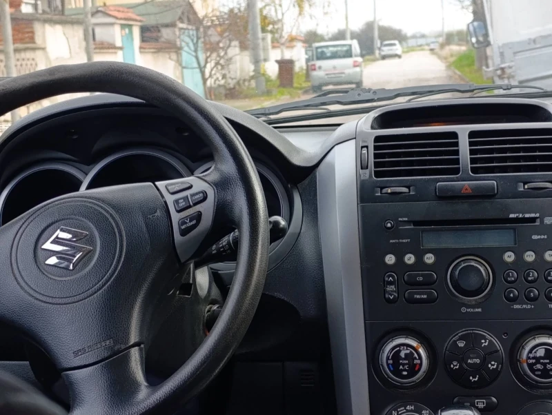 Suzuki Grand vitara 2.0, снимка 3 - Автомобили и джипове - 52595780