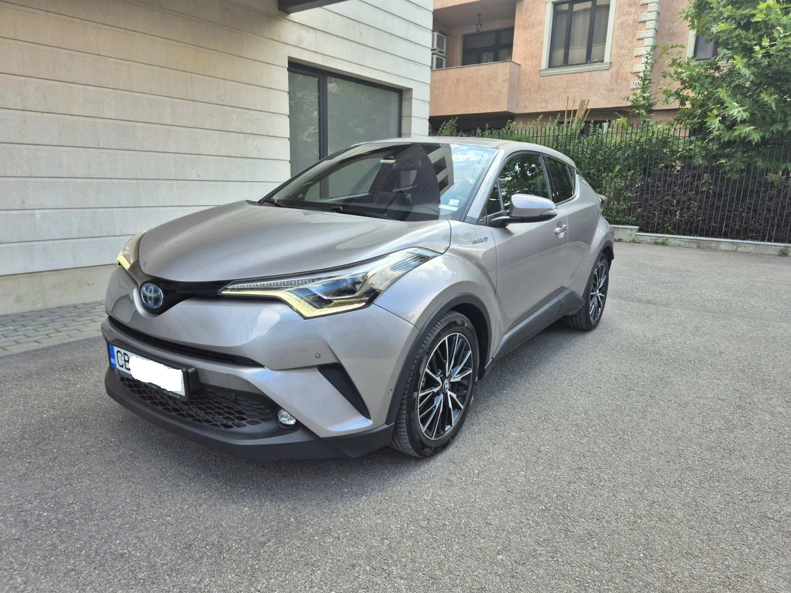 Toyota C-HR Гаранция до 2029г - изображение 2
