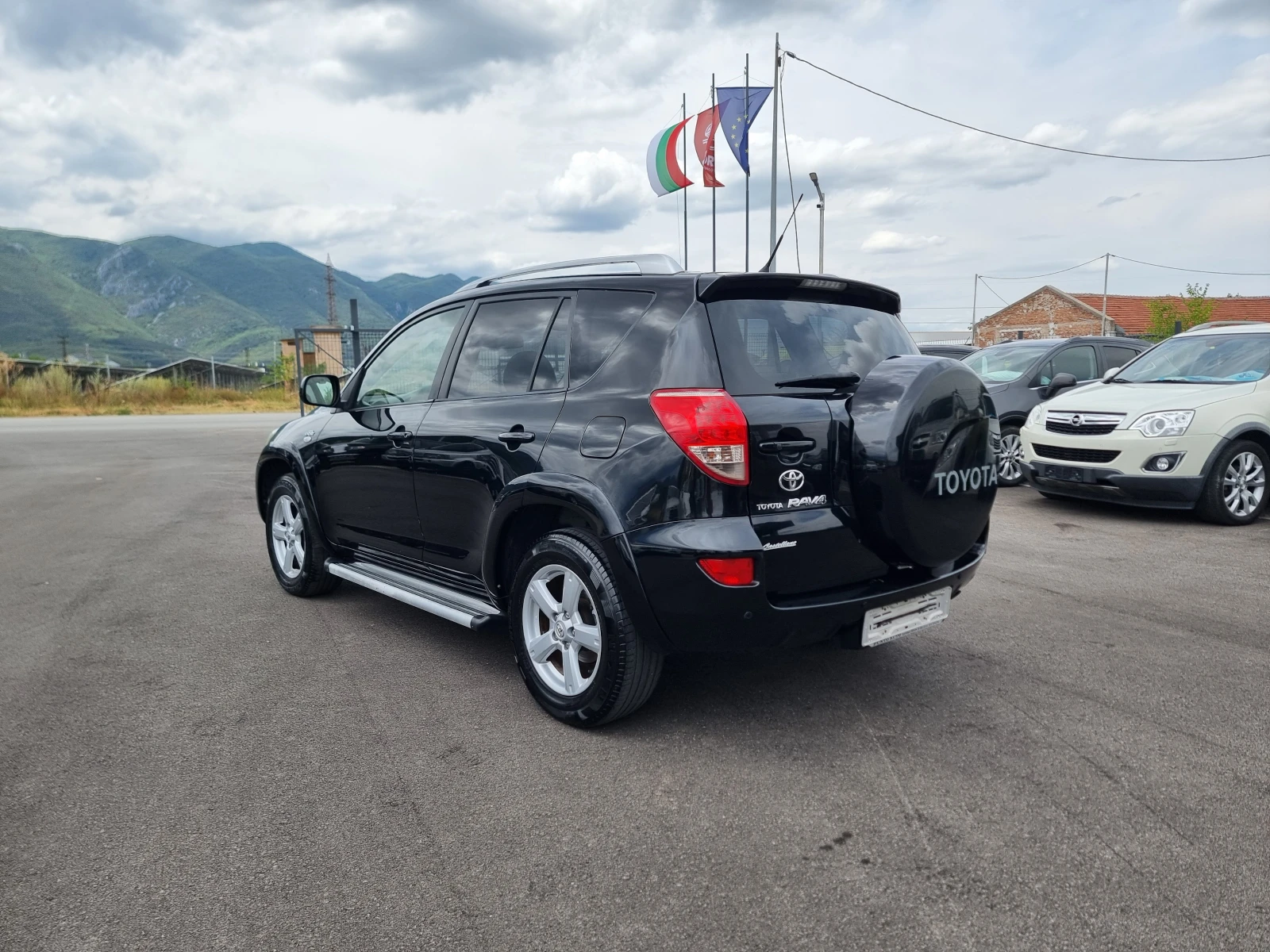 Toyota Rav4 2.2D4D - изображение 4