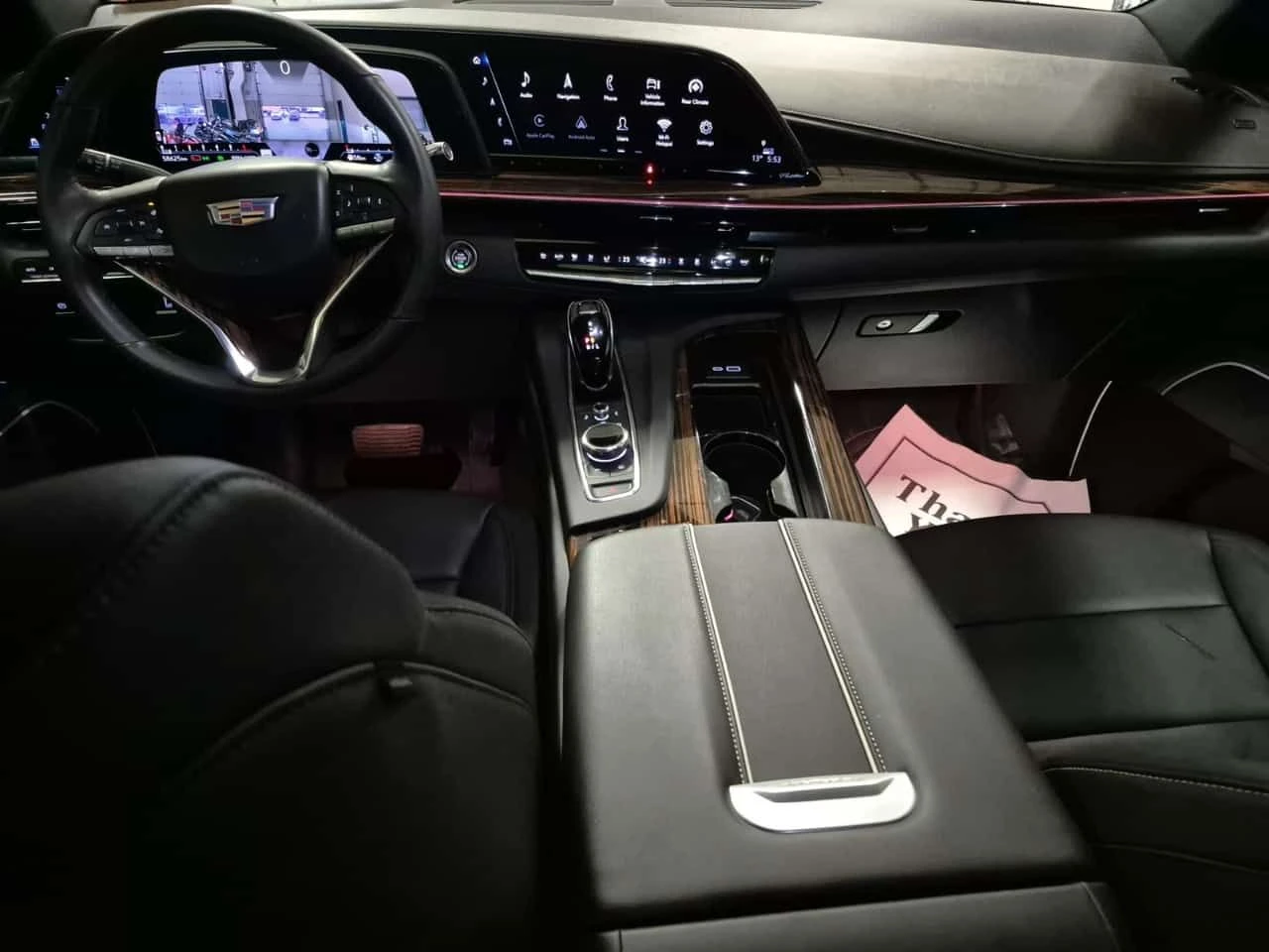 Cadillac Escalade ESV - Дълга база * 4WD LUXURY * CARFAX * , снимка 6 - Автомобили и джипове - 53950999