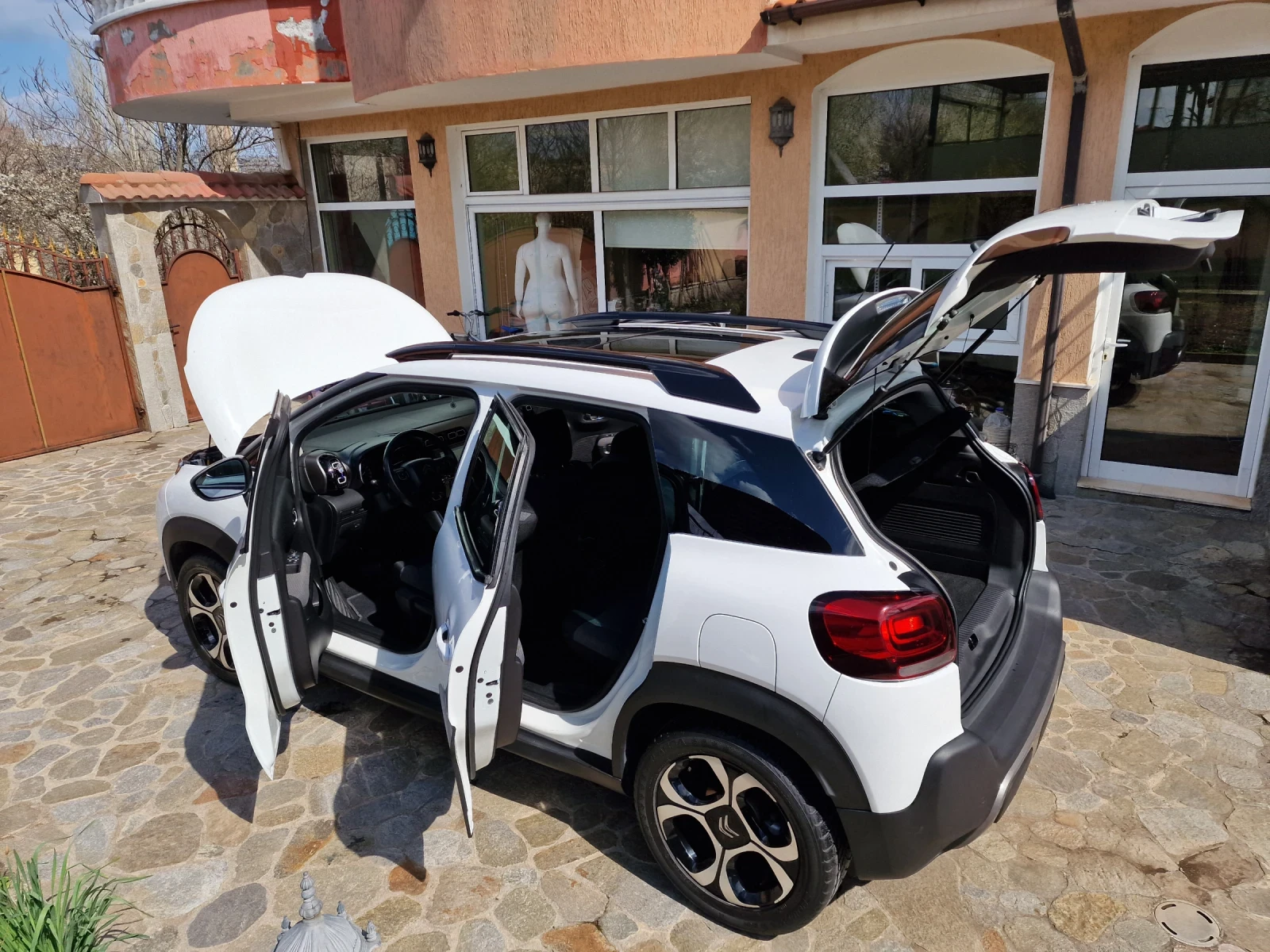 Citroen C3 Aircross  1.2i-NAVY/LED/PANORAMA/100% реални км, снимка 8 - Автомобили и джипове - 53978997