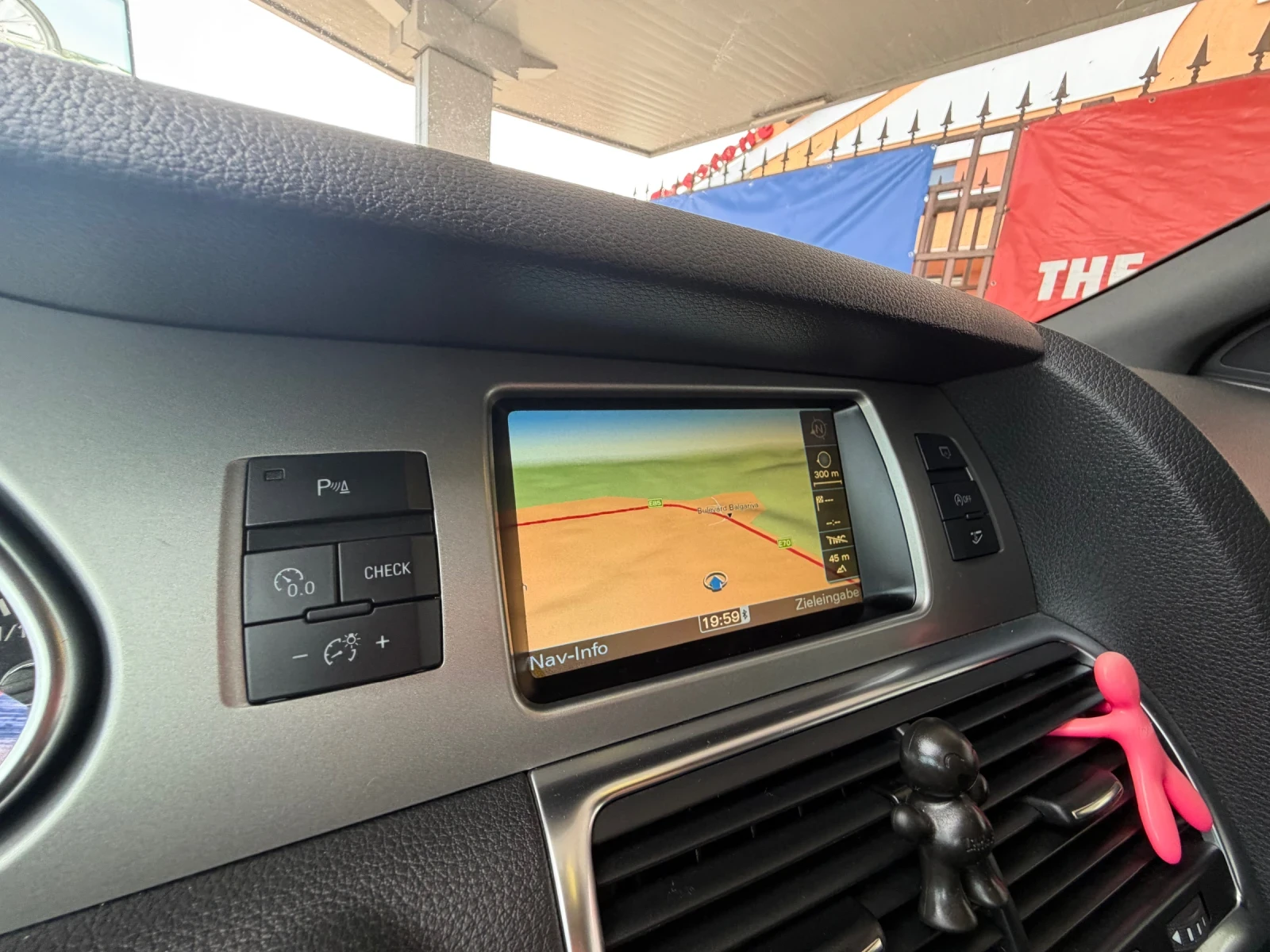 Audi Q7 3.0D* LED* 2012г* НА* ПРУЖИНИ, снимка 14 - Автомобили и джипове - 54204855