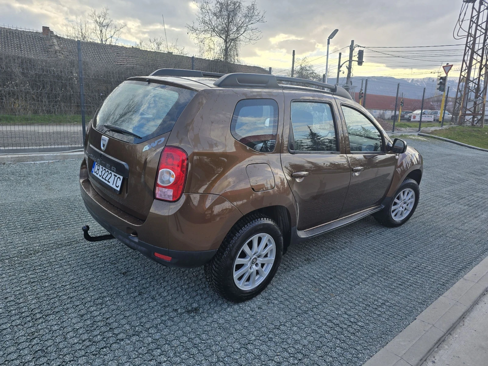 Dacia Duster 4х4, снимка 3 - Автомобили и джипове - 54254552
