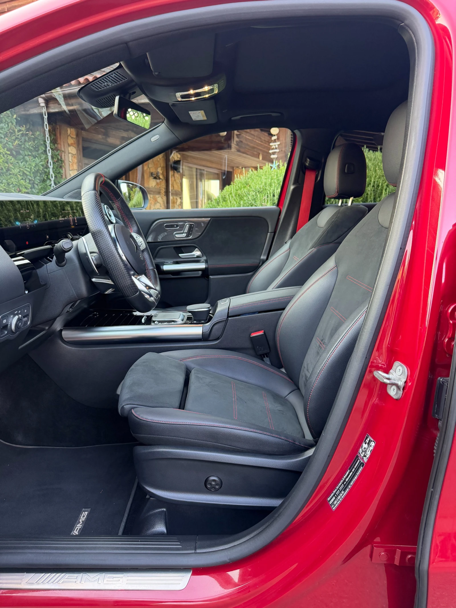 Mercedes-Benz GLA 35 AMG 4MATIC Night Package, снимка 12 - Автомобили и джипове - 55353564