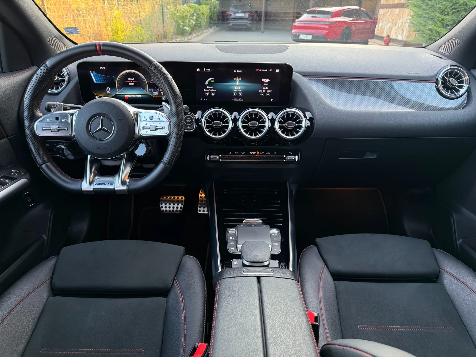 Mercedes-Benz GLA 35 AMG 4MATIC Night Package, снимка 8 - Автомобили и джипове - 55353564