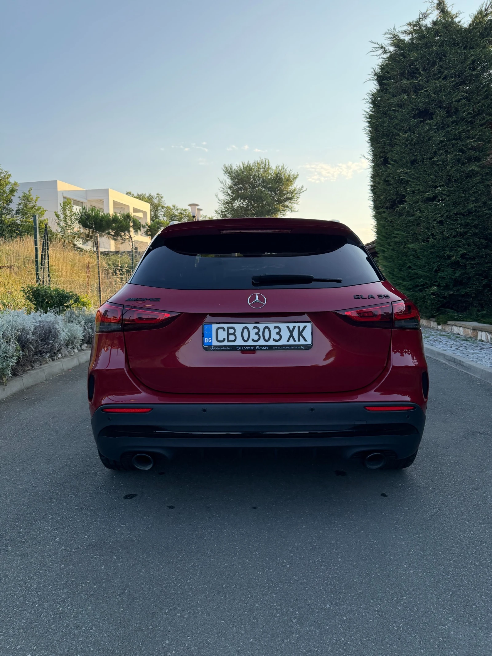 Mercedes-Benz GLA 35 AMG 4MATIC Night Package, снимка 5 - Автомобили и джипове - 55353564
