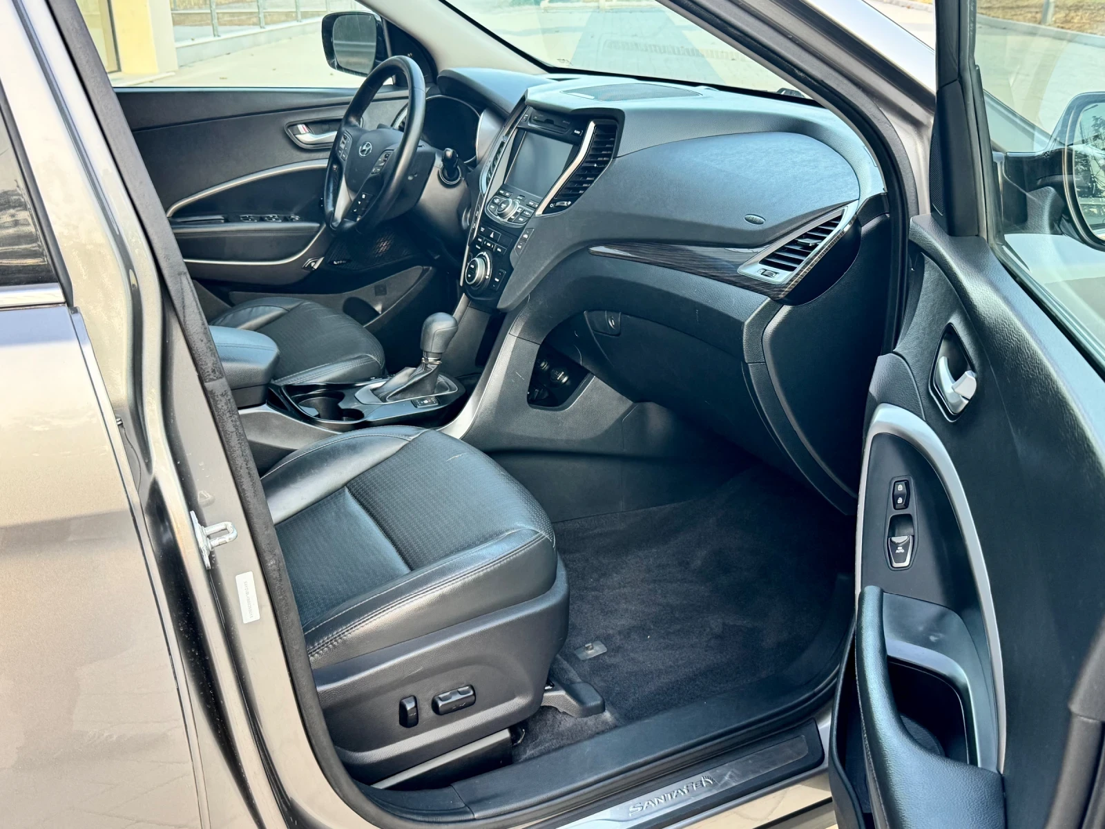 Hyundai Santa fe 2.0Т, снимка 8 - Автомобили и джипове - 55637128