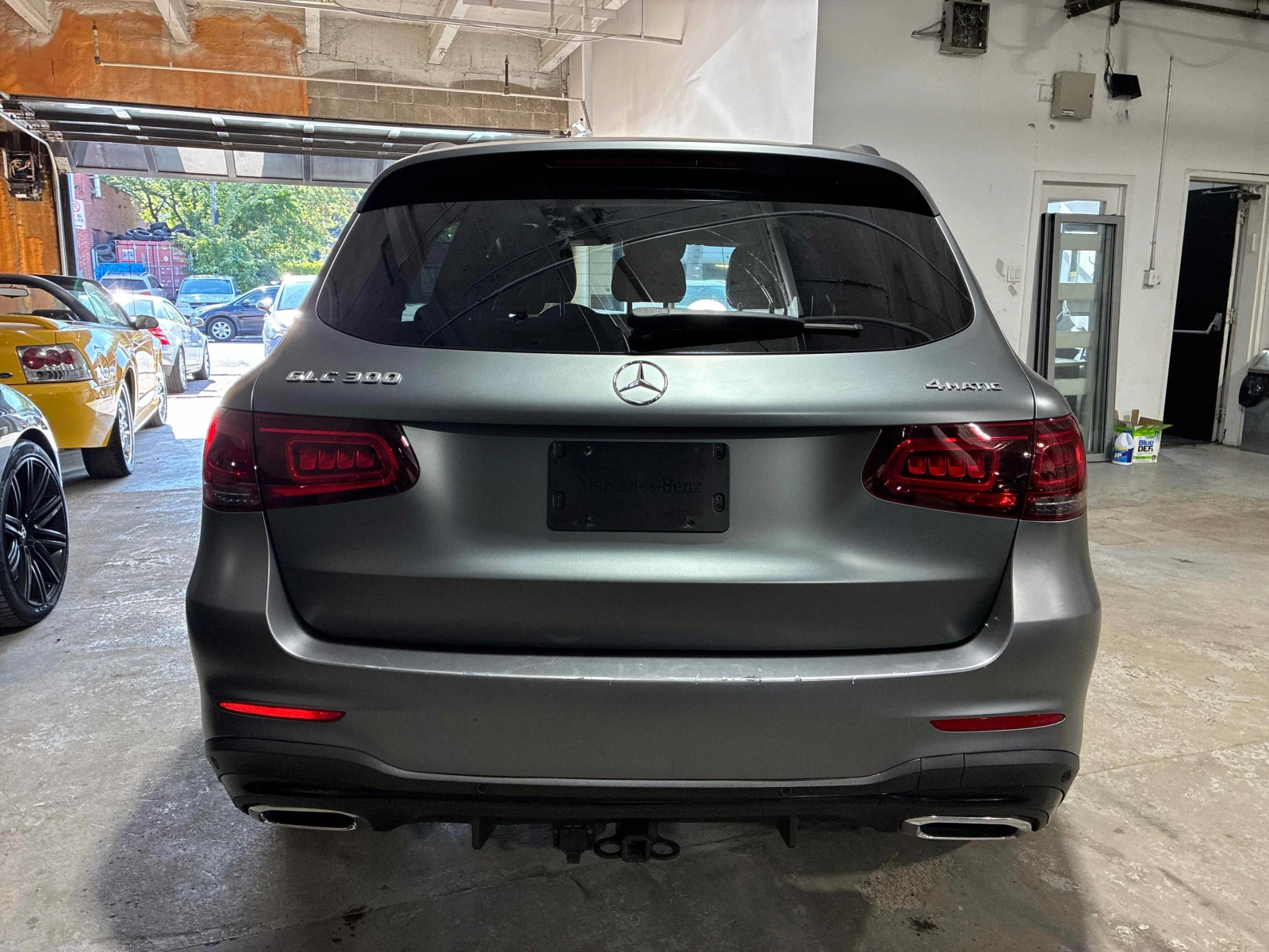 Mercedes-Benz GLC 300  * CARFAX * ОПЦИЯ ЗА ФИНАНСИРАНЕ, снимка 4 - Автомобили и джипове - 55839936