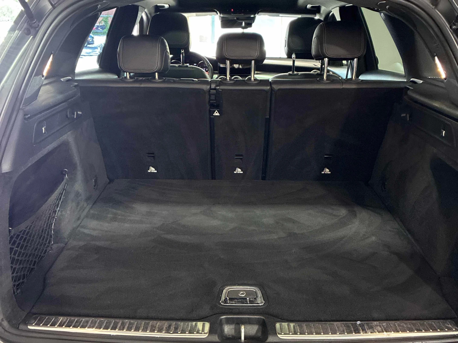 Mercedes-Benz GLC 300  * CARFAX * ОПЦИЯ ЗА ФИНАНСИРАНЕ, снимка 14 - Автомобили и джипове - 55839936