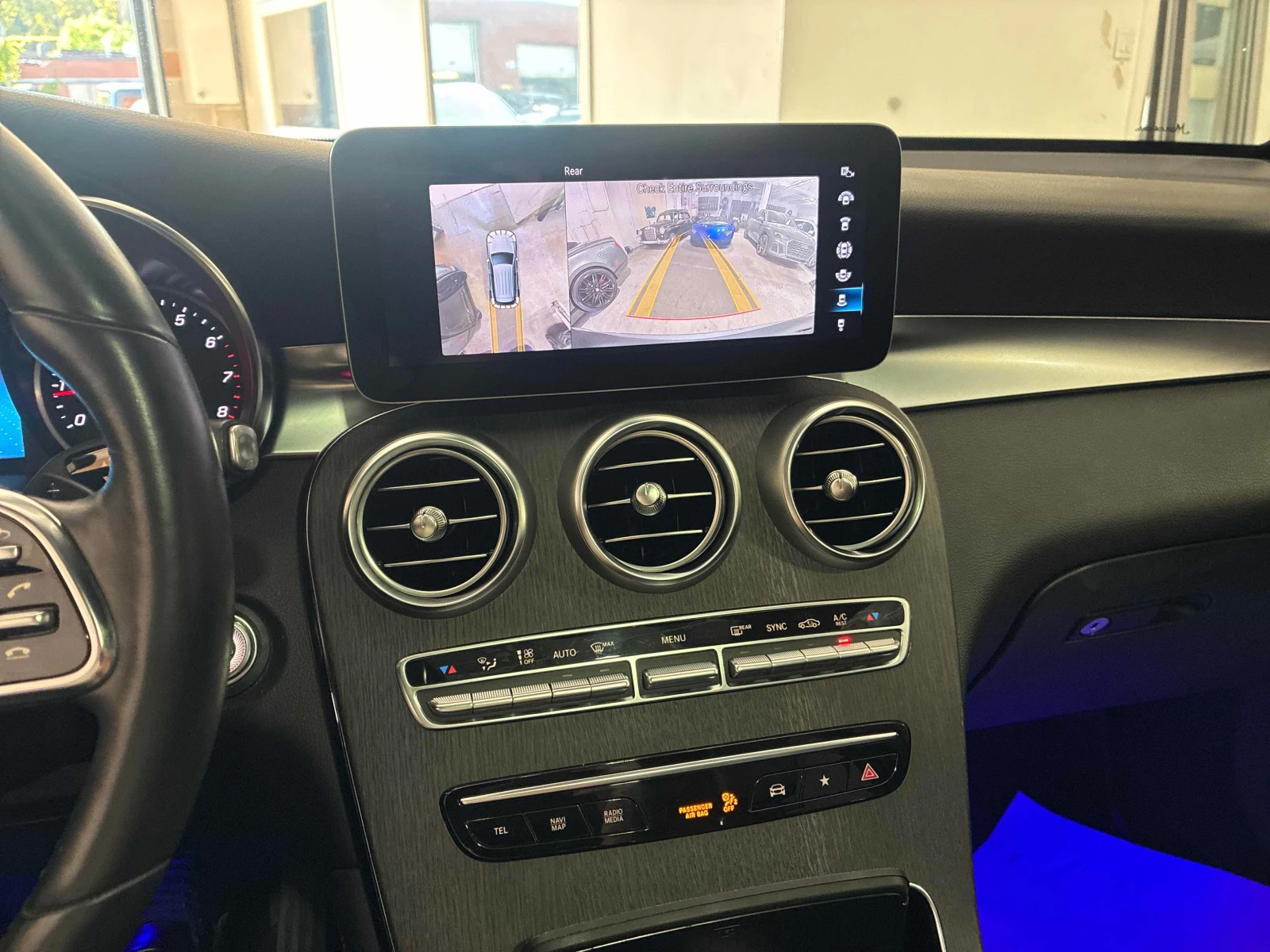 Mercedes-Benz GLC 300  * CARFAX * ОПЦИЯ ЗА ФИНАНСИРАНЕ, снимка 9 - Автомобили и джипове - 55839936