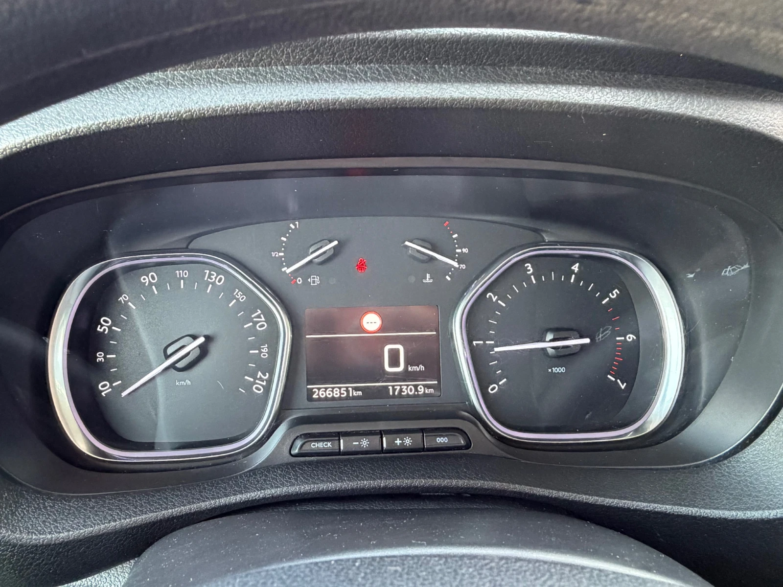 Peugeot Expert Нов внос от Белгия, снимка 10 - Бусове и автобуси - 54195536