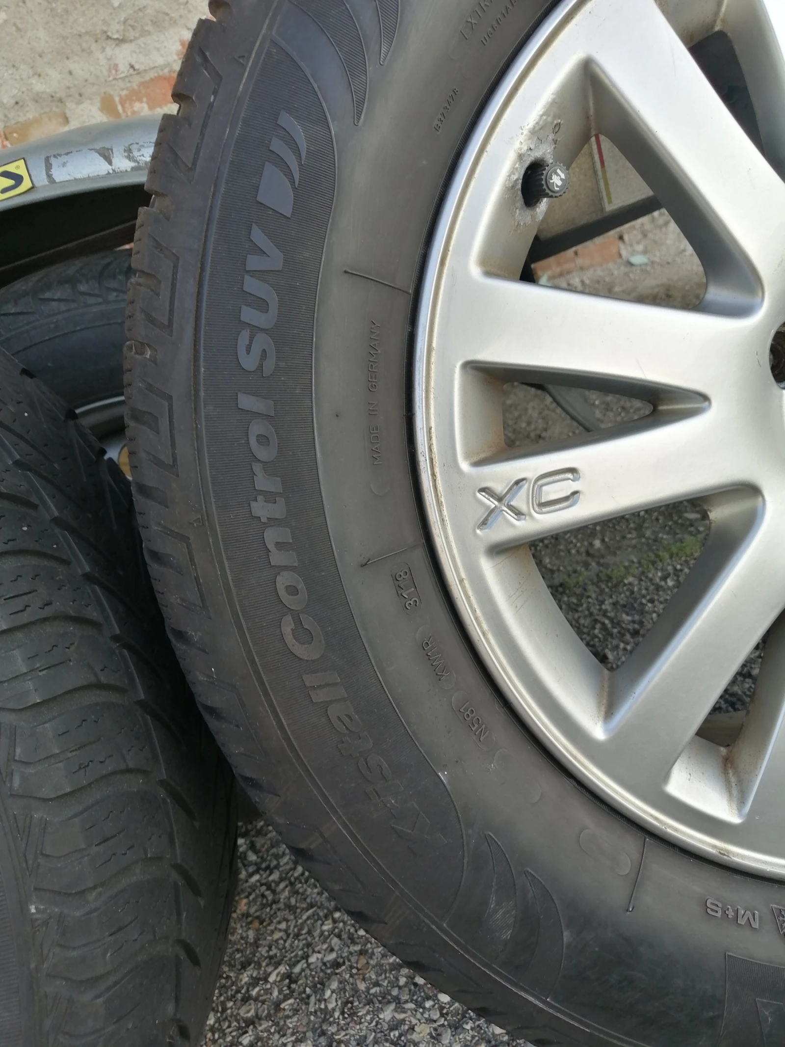 ���� � ������ 235/65R17 �� Volvo Xc90 | Mobile.bg � ����������� 14
